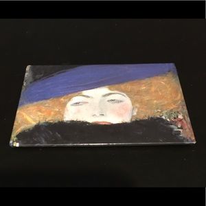 Magnetic souvenir violet hat